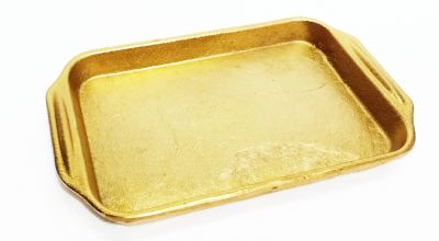 Ref:- 30075
Desc:- Rectangular Shape Tray
Size:- L.11.5'' W.7.5'' H.1''
Finish:- Gold Plating
Material Used :- Aluminium
MOQ:- 100 Pcs 
